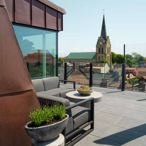 CiU Balcony_600x600-3